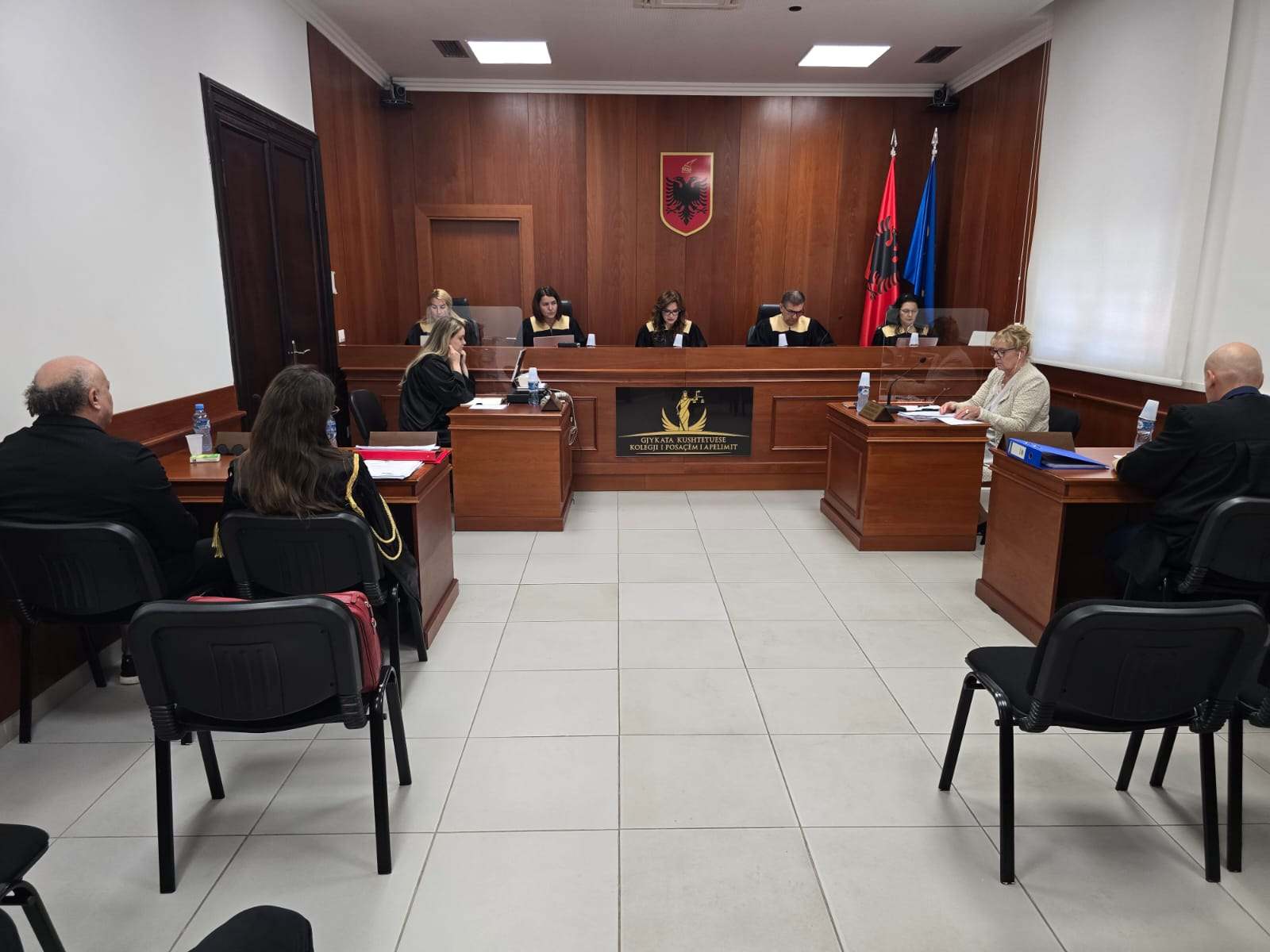 Kolegji i Posaçëm i Apelimit gjatë seancës për gjyqtarit Besnik Hoxha. Foto: Vladimir Karaj. 
