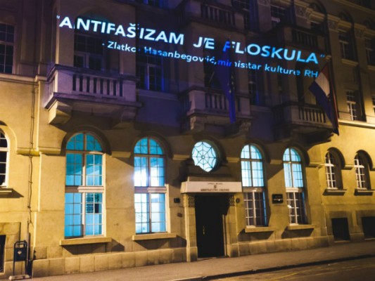"Antifashizmi është një frazë boshe.": Citimi i Hasanbegoviçit i projektuar në ministri. Foto: Queer Zagreb Season. 
