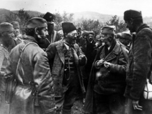 Mihailovici me forcat çetnike gjatë Luftës së Dytë Botërore. Foto Wikimedia Commons.