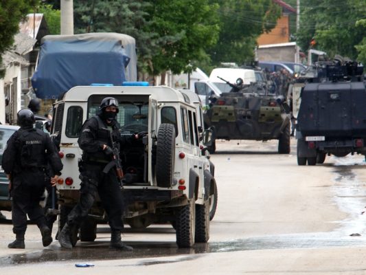 Forcat e sigurisë në Kumanovë në maj 2015. Foto: AP/Radovan Vujovic