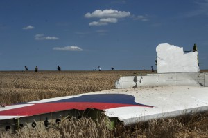 Avioni i Malaysia Airlines MH17 i rrëzuar në Ukrainë. Foto: BETA/AP.