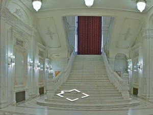 Pallati i Popullit të Rumanisë tashmë është i hapur për turistët virtualë