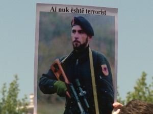 Foto e një luftëtari të UÇK me përshkrimin: Ai nuk është terrorist